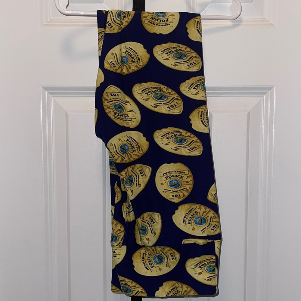 NWOT LuLaRoe LEO Police Officer Badge Women’s Leggings One Size 0-8 👮🏻‍♂️